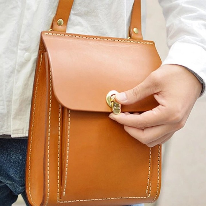 Patron sacoche cuir