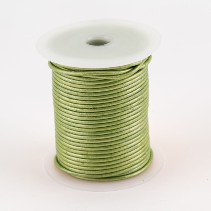 Lacet de cuir de buffle rond 2 mm de couleur verte en bobine de 25m.